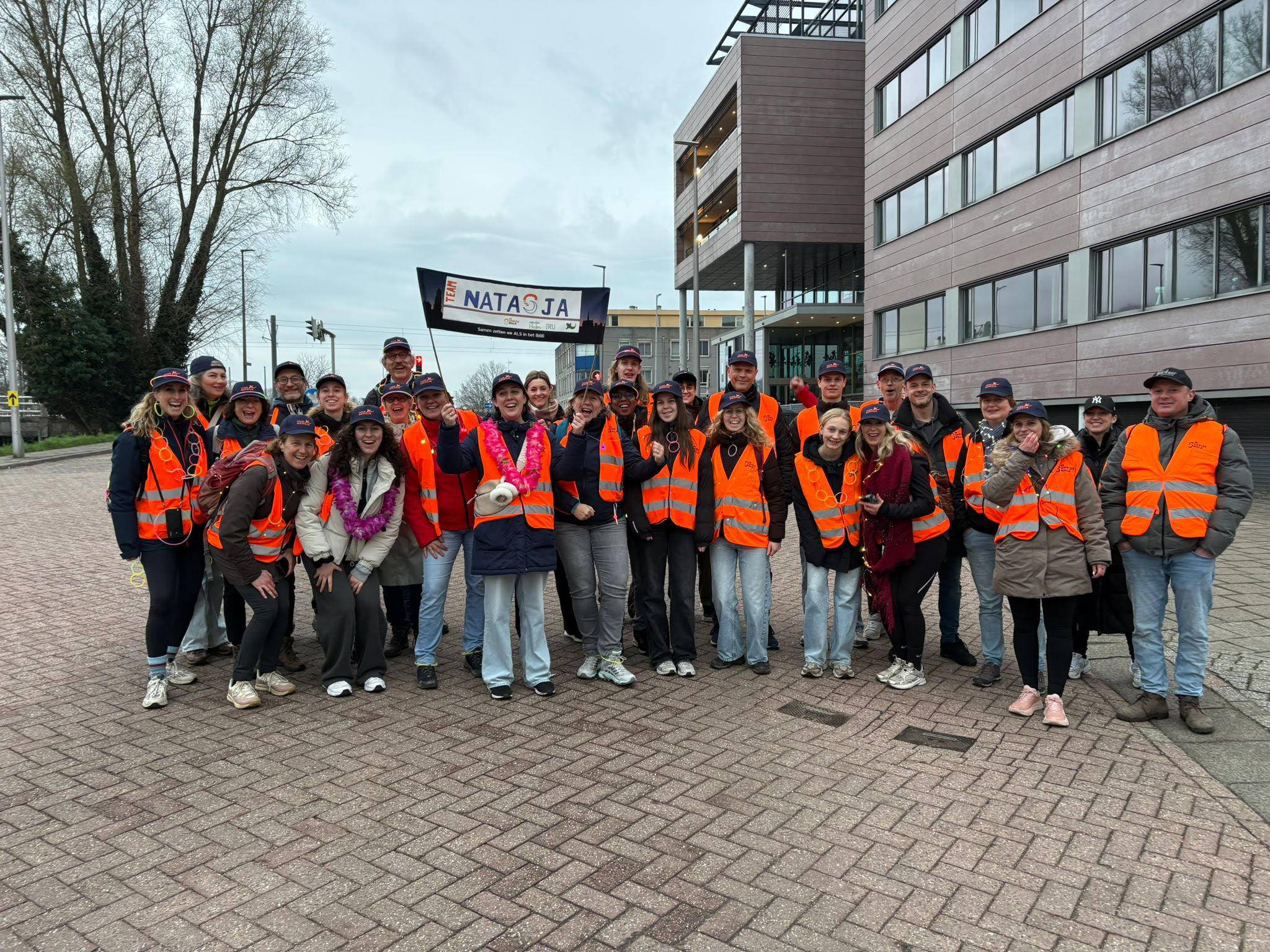 VDH I.R.U. Sunrise Walk 26 teamfoto (buiten)